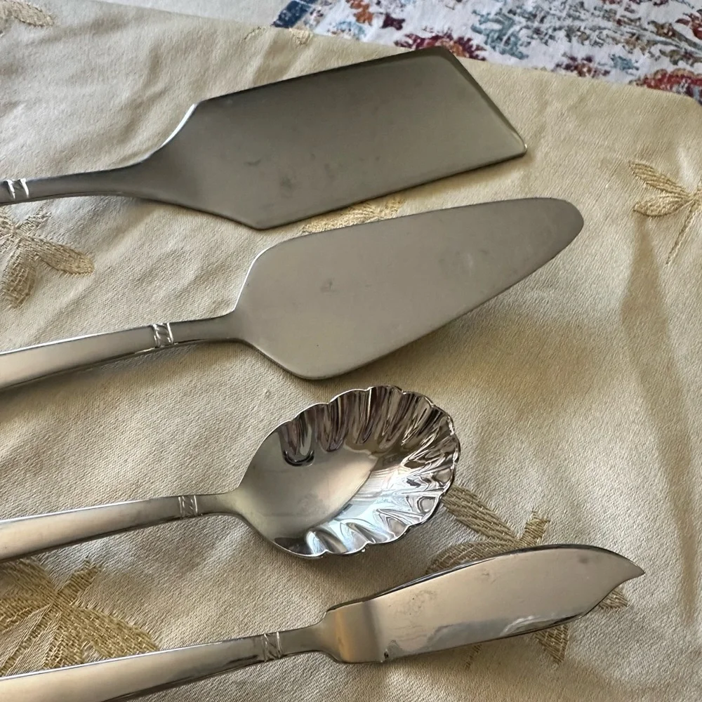Reed & Barton Set of 4 Brighton Stainless Steel Serving Pieces.